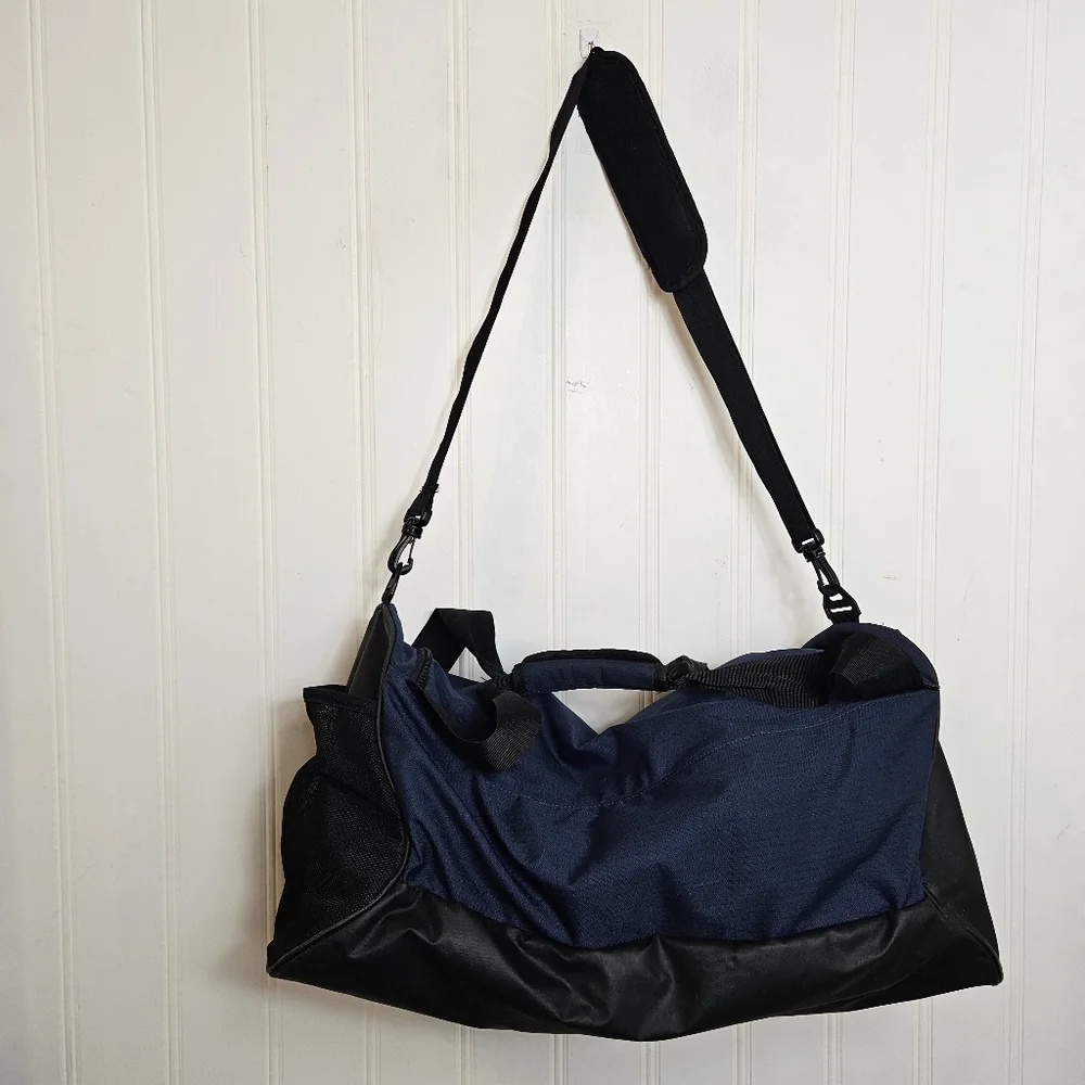 Nike Duffel Bag Brasilia Gym Travel Sports Overnight Midnight Navy Black White